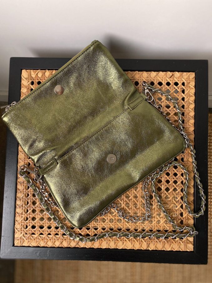 Sac pochette kaki métallisée avec chaînes argentées