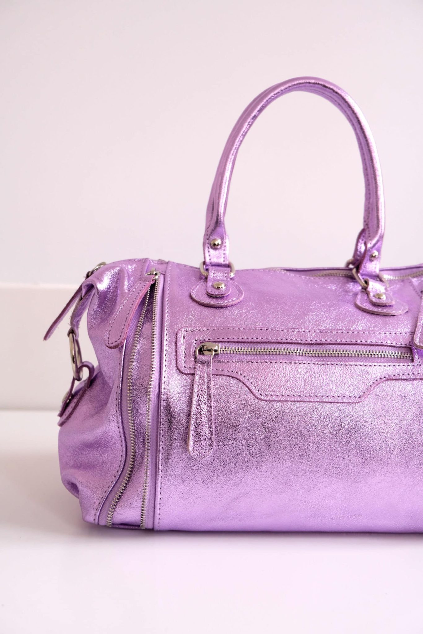 Sac Flash en cuir métallisé lila – Image 2