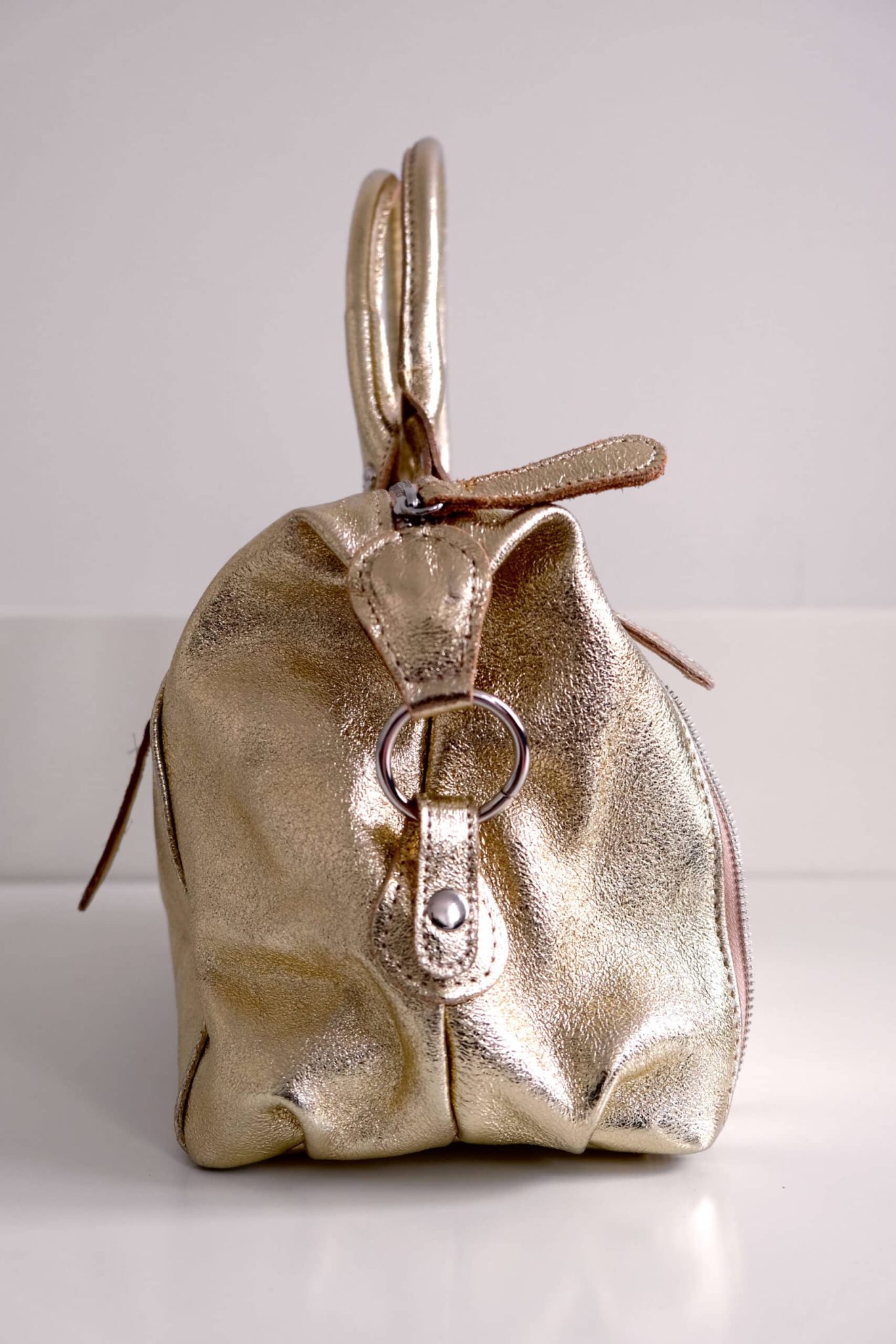 Sac flash en cuir métallisé doré – Image 3
